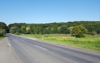 Már a 67-es útról is látszik egy Deseda felirat
