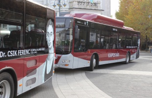 Újabb kaposvári hírességek arcképei kerülnek a buszokra - Szavazzon!