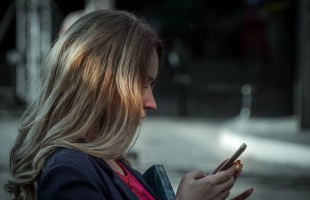 Az addiktív telefonhasználat sokkal súlyosabb és általánosabb probléma, mint gondoljuk