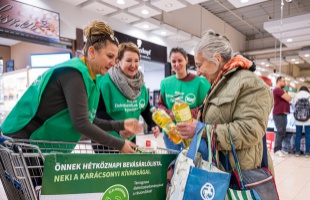 Ma zárul a Magyar Élelmiszerbank karácsonyi akciója - három kaposvári áruház csatlakozott