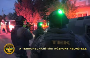 Pénzért kínálta a lányokat a kaposvári bűnbanda, a TEK-esek csaptak le rájuk - VIDEÓ