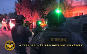 Pénzért kínálta a lányokat a kaposvári bűnbanda, a TEK-esek csaptak le rájuk - VIDEÓ