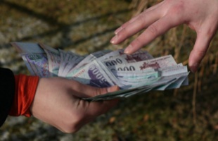 Először csak a tartozást akarta behajtani, majd hozzácsapta az uzsorakamatot is - VIDEÓ