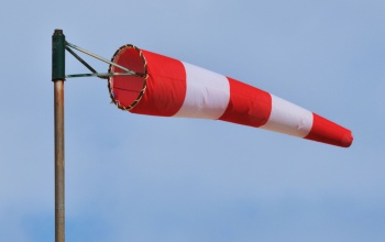Erős szélvihar csapott le Fonyódra: 100 km/órás széllökéseket mértek