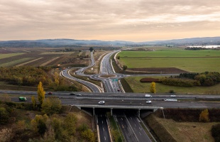 Megszűnt a kényelmi díj az autópálya-matricák értékesítésében