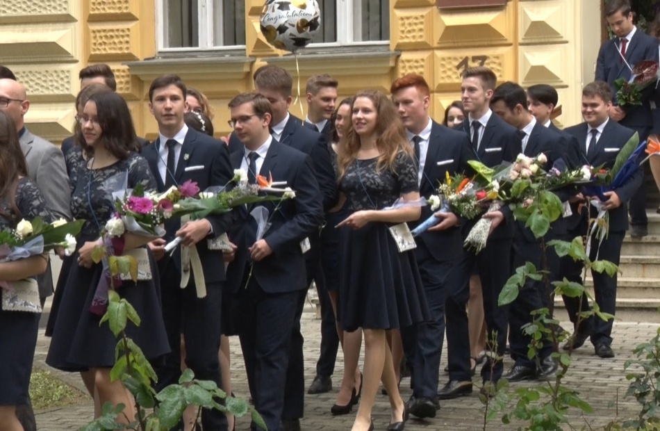 Elballagtak a Táncsics gimnázium végzősei