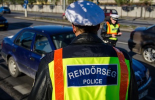 Nyugdíjas rendőrök is besegítenek a Balaton déli partján