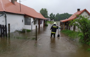 Országszerte hatalmas károkat okozott a vihar - több helyen a felgyülemlett esővíz volt a legnagyobb gond