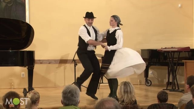 Színpadon a művésztanárok