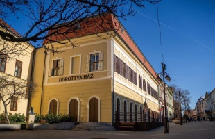 Közös tánc Kossuth téren: csütörtökön ismét civil nap