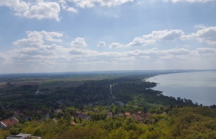 Ezt a kilátót látogatták a legtöbben idén a Balatonnál