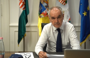 Szita: aki teheti, online intézze a hivatali ügyeit, várjuk az önkéntesek jelentkezését