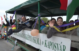 Traktorokon és fogatokon búcsúztak