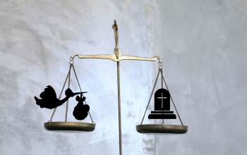 6360 gyermek született és 8908-an haltak meg augusztusban