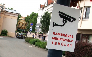 190 kamera figyeli Kaposvárt