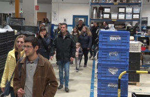A modern gyárak éjszakáján vendégek jártak a Videotonban