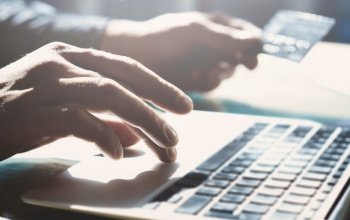 Tévedésből 92 ezer helyett 34 millió forintos fizetést kapott egy kaposvári férfi, ő azonban nem akarta visszaadni a pénzt