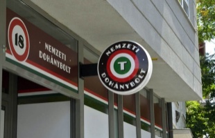 Ezrével ellenőrzik a dohányboltokat