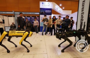 K&H: a magyarok 45 százaléka szerint munkája a következő öt évben megváltozik a mesterséges intelligencia miatt