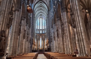 Péterfilléreket gyűjt vasárnap a katolikus egyház