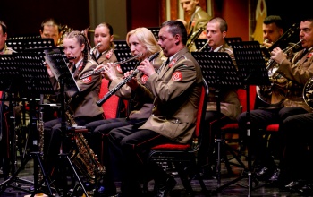Adventre hangolnak: tripla koncertet ad a Kaposvári Helyőrségi Zenekar