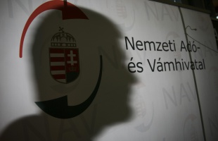 NAV: megkezdődött a folyószámla-kivonatok és a pótlékértesítők kiküldése