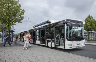 Döntsenek a kaposváriak az új buszok színéről!