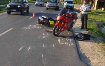 Két motoros is összeütközött