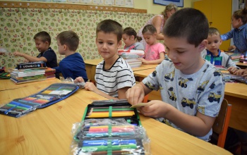 644 első osztályos kapott tolltartót Kaposvártól iskolakezdésre