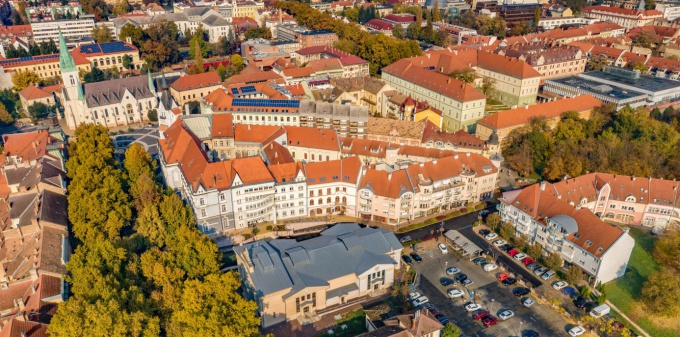 Huszonöt éves a Városház utca