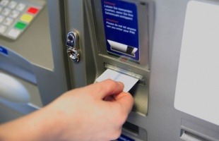 Legalább 100 ezer forint vehető fel egyszerre minden ATM-ből