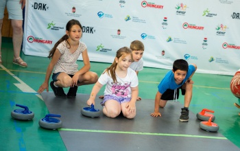 Gyermeknap és új floor curling eszközök érkeztek a Bárcziba