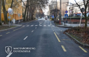 A zebrán ütötte el az idős sofőr a gyalogost