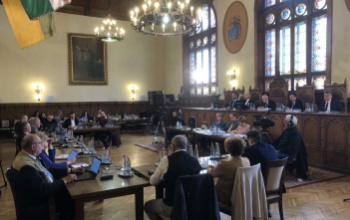 Megszavazta a közgyűlés a békepárti határozatot
