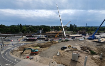 Segítünk elképzelni, hogy milyen hatalmas is lesz az új gyalogos felüljárót tartó pilon