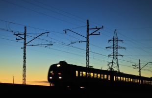 Informatikai hiba az óraátállításnál: Senkinek nem kell visszautalnia a tévesen kifizetett késési biztosítást