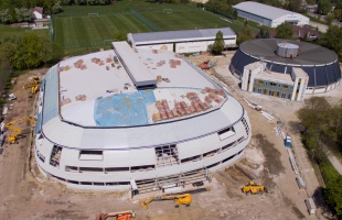 Tető alá került a Kaposvár Aréna - hamarosan elnyeri végleges formáját az új sportcsarnok