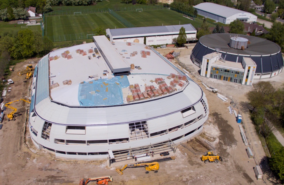 Tető alá került a Kaposvár Aréna - hamarosan elnyeri végleges formáját az új sportcsarnok
