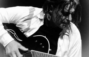 A zene ölelésében: a rocktól a lágyabb dallamokig