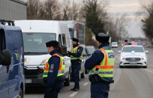 Fokozott ellenőrzést tart a rendőrség egy héten át az ország útjain