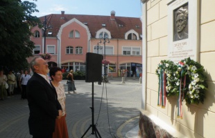 Emléktábla Szász Endre tiszteletére