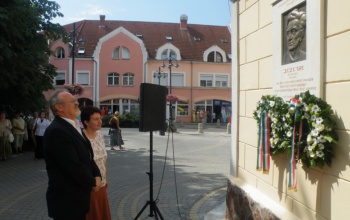 Emléktábla Szász Endre tiszteletére