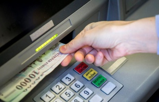 Szülők, figyelem! Augusztus végén érkeznek a támogatások a családokhoz