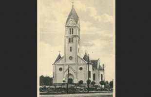 Emléktábla a Hősök templomában