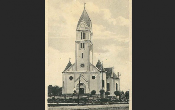 Emléktábla a Hősök templomában