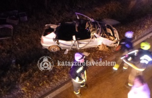 Halálos baleset, karambol, tűzeset – nem volt könnyű dolga hétvégén a tűzoltóknak