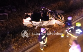 Halálos baleset, karambol, tűzeset – nem volt könnyű dolga hétvégén a tűzoltóknak