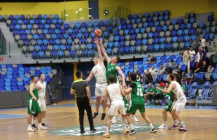 Dobogón az újonc, őrzi veretlenségét a listavezető