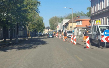 Újabb félpályás útlezárás lesz a Baross Gábor utcában