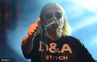 Charlie-koncert a Kossuth téren